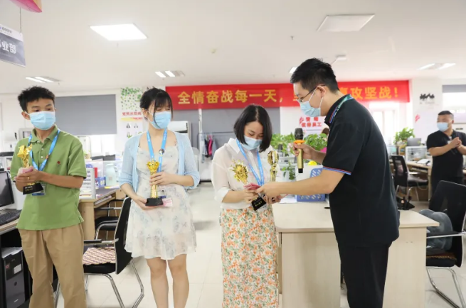 激情時(shí)刻！榮耀時(shí)刻！